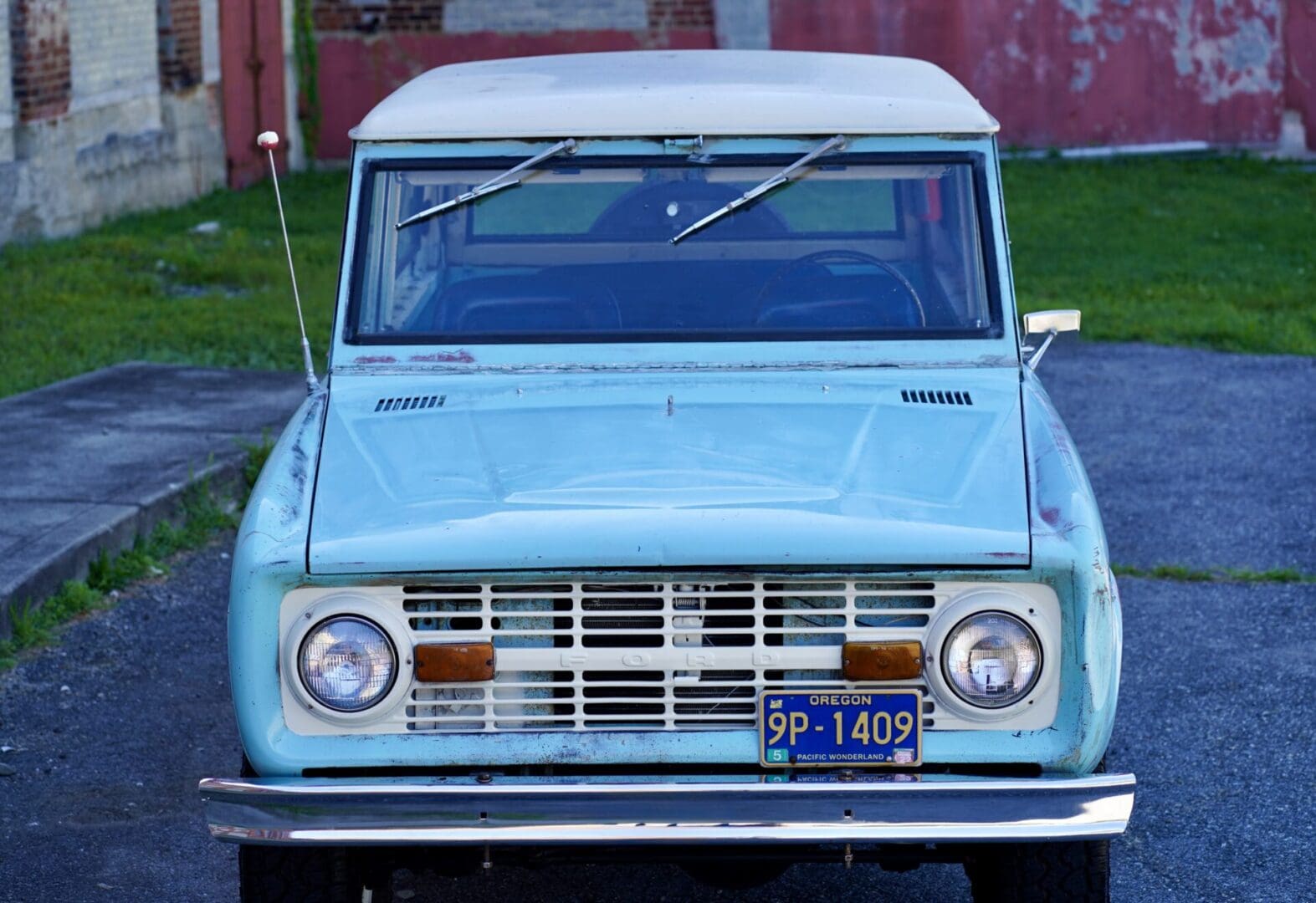 1967 Ford Bronco 4x4 - Image 4