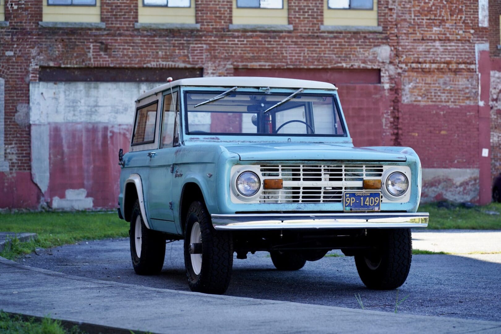 1967 Ford Bronco 4x4 - Image 10