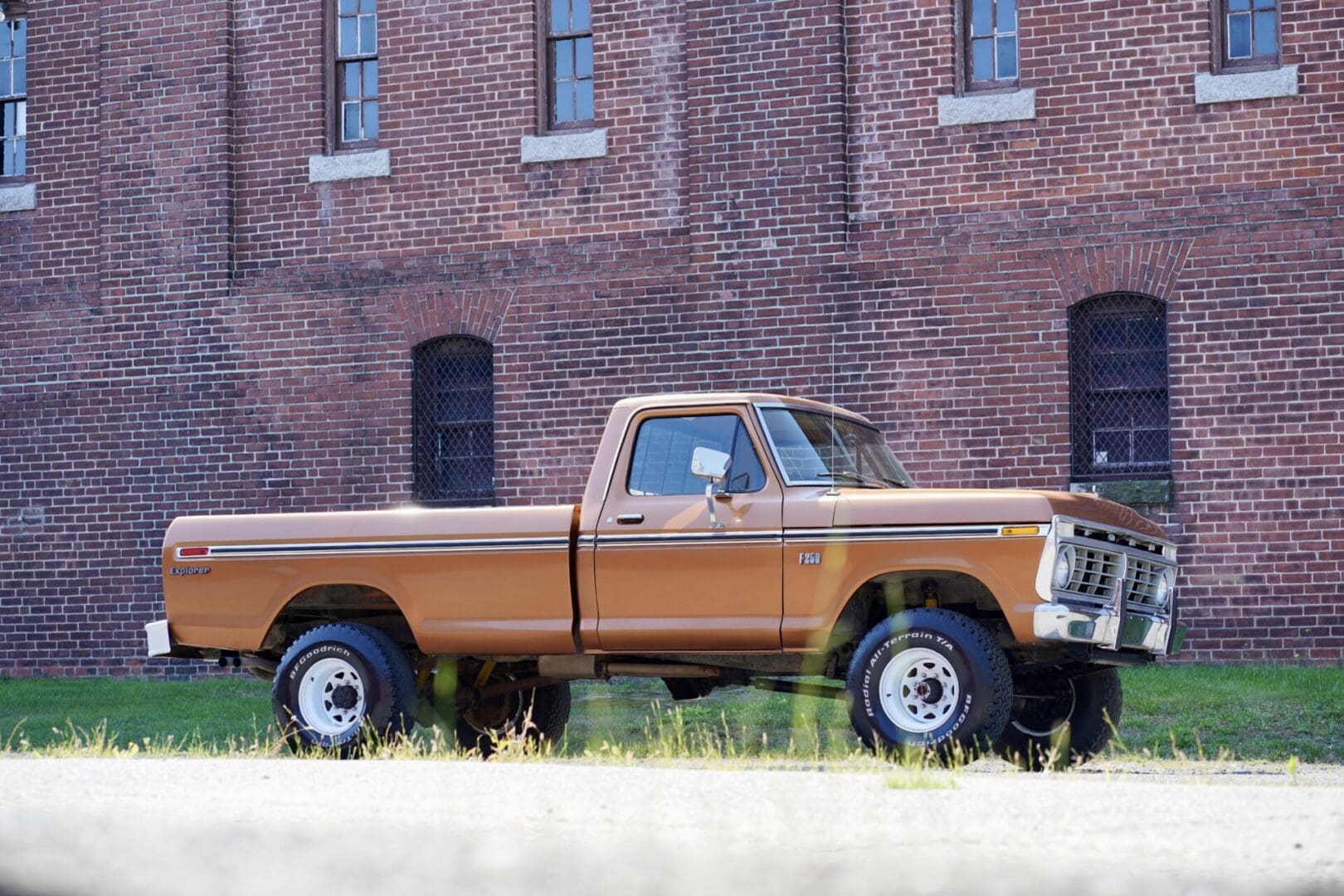 1975 Ford F-250 Custom 4x4 Highboy Explorer - Image 4
