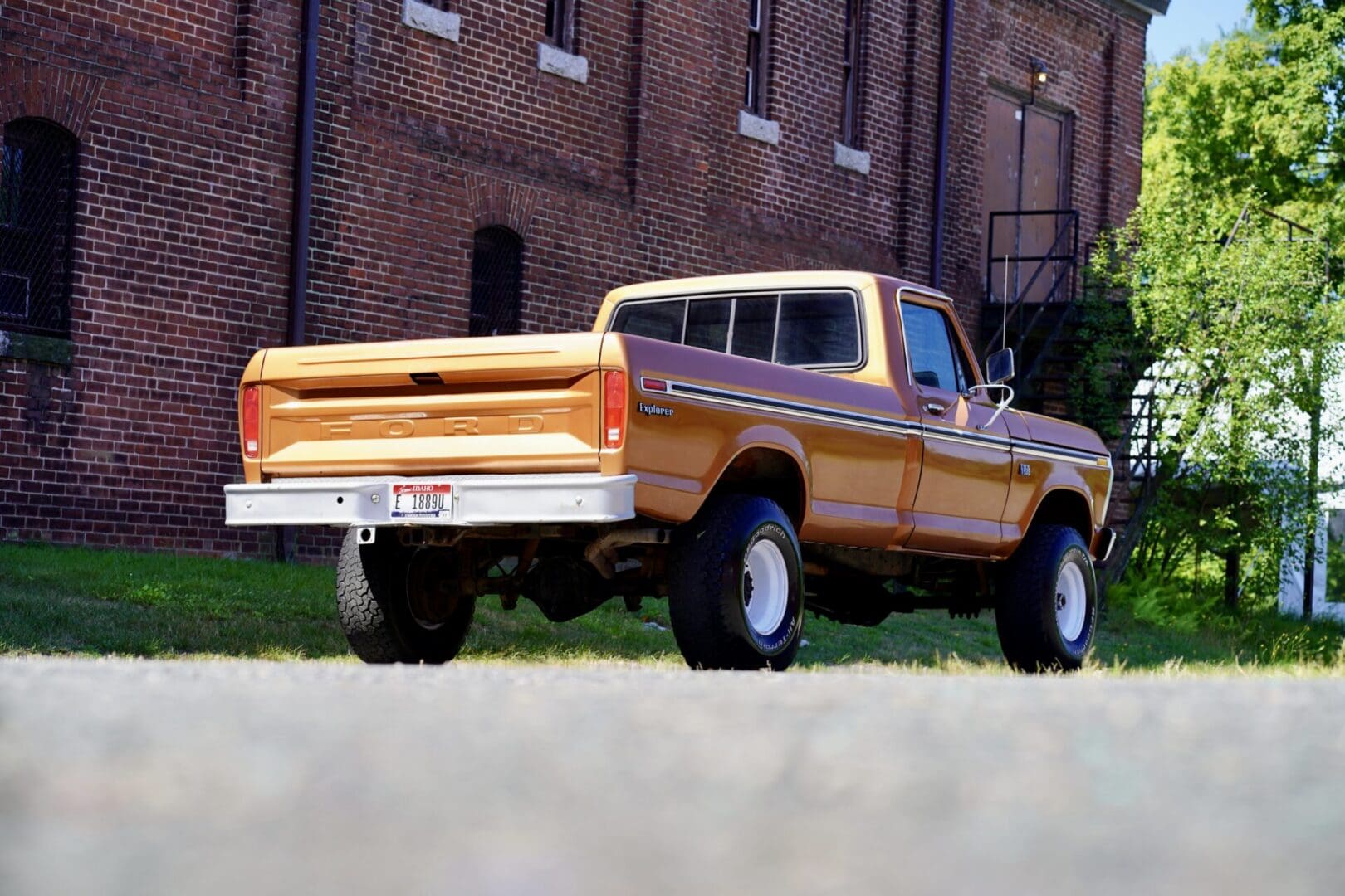 1975 Ford F-250 Custom 4x4 Highboy Explorer - Image 5