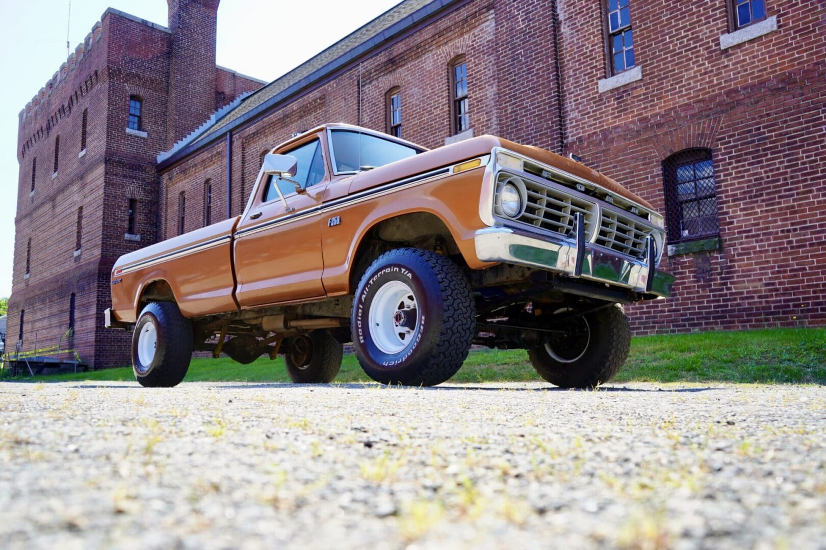 1975 Ford F-250 Custom 4x4 Highboy Explorer - Image 9