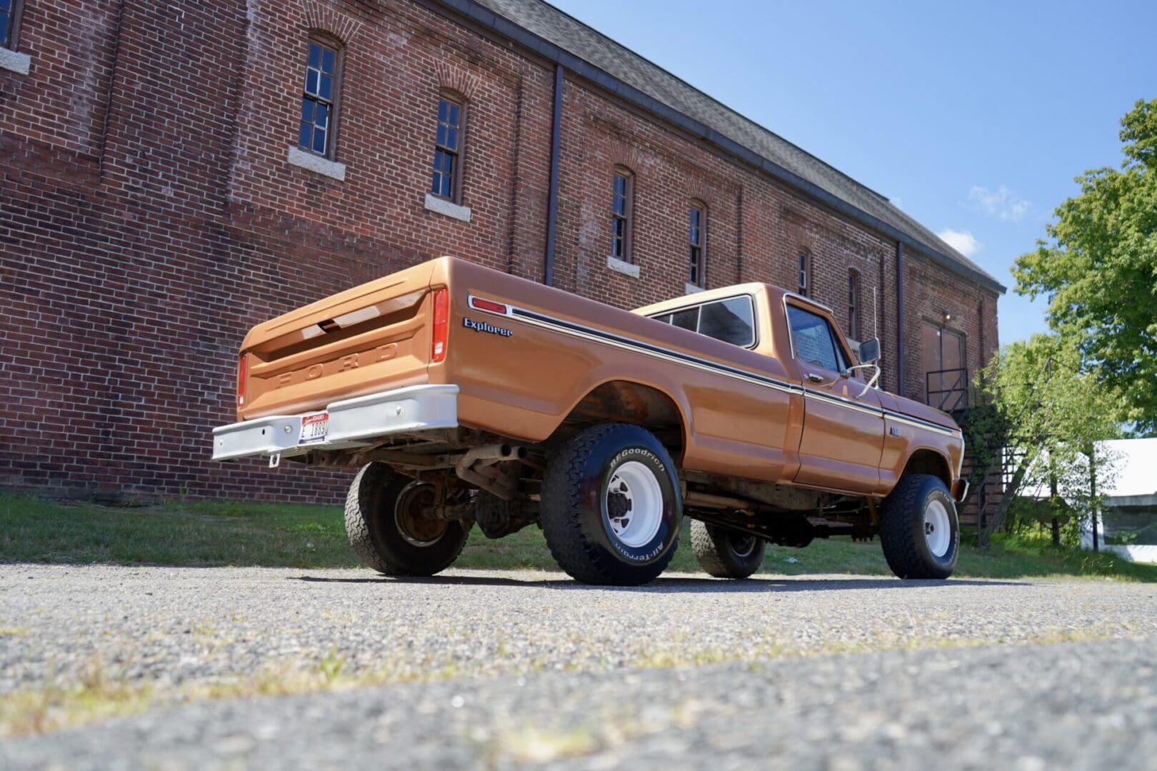 1975 Ford F-250 Custom 4x4 Highboy Explorer - Image 10
