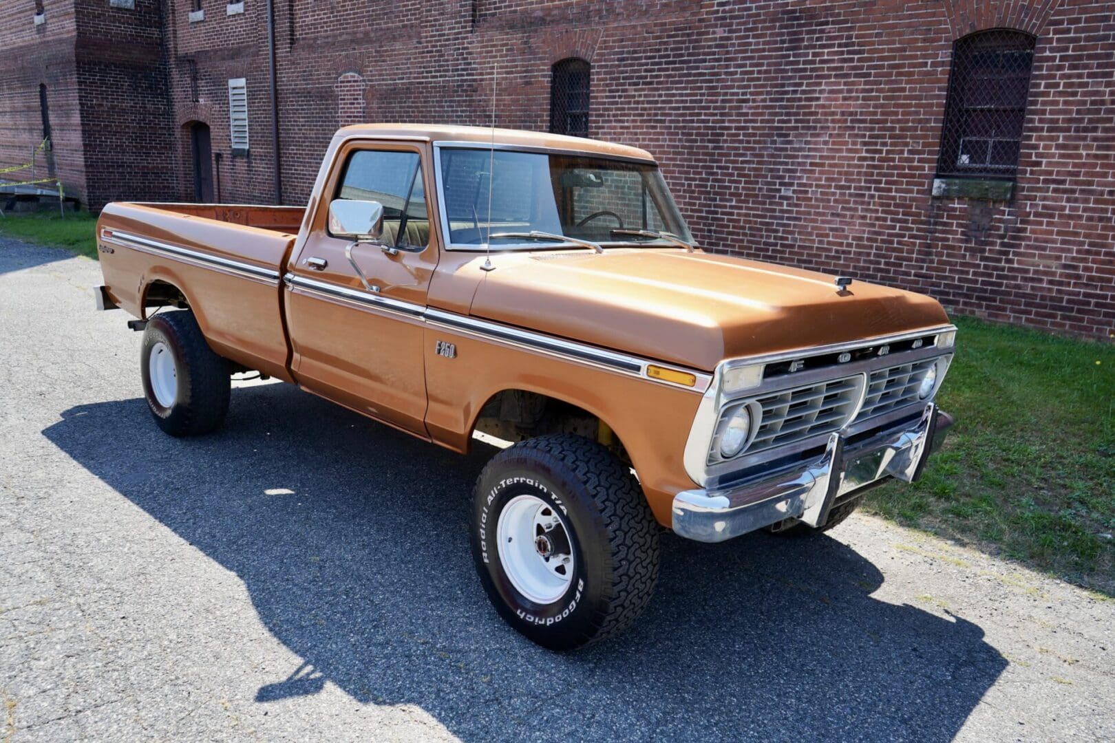 1975 Ford F-250 Custom 4x4 Highboy Explorer - Image 11