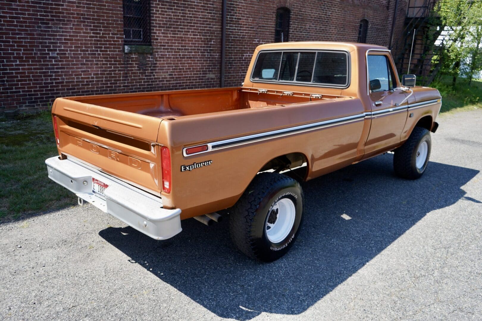 1975 Ford F-250 Custom 4x4 Highboy Explorer - Image 12