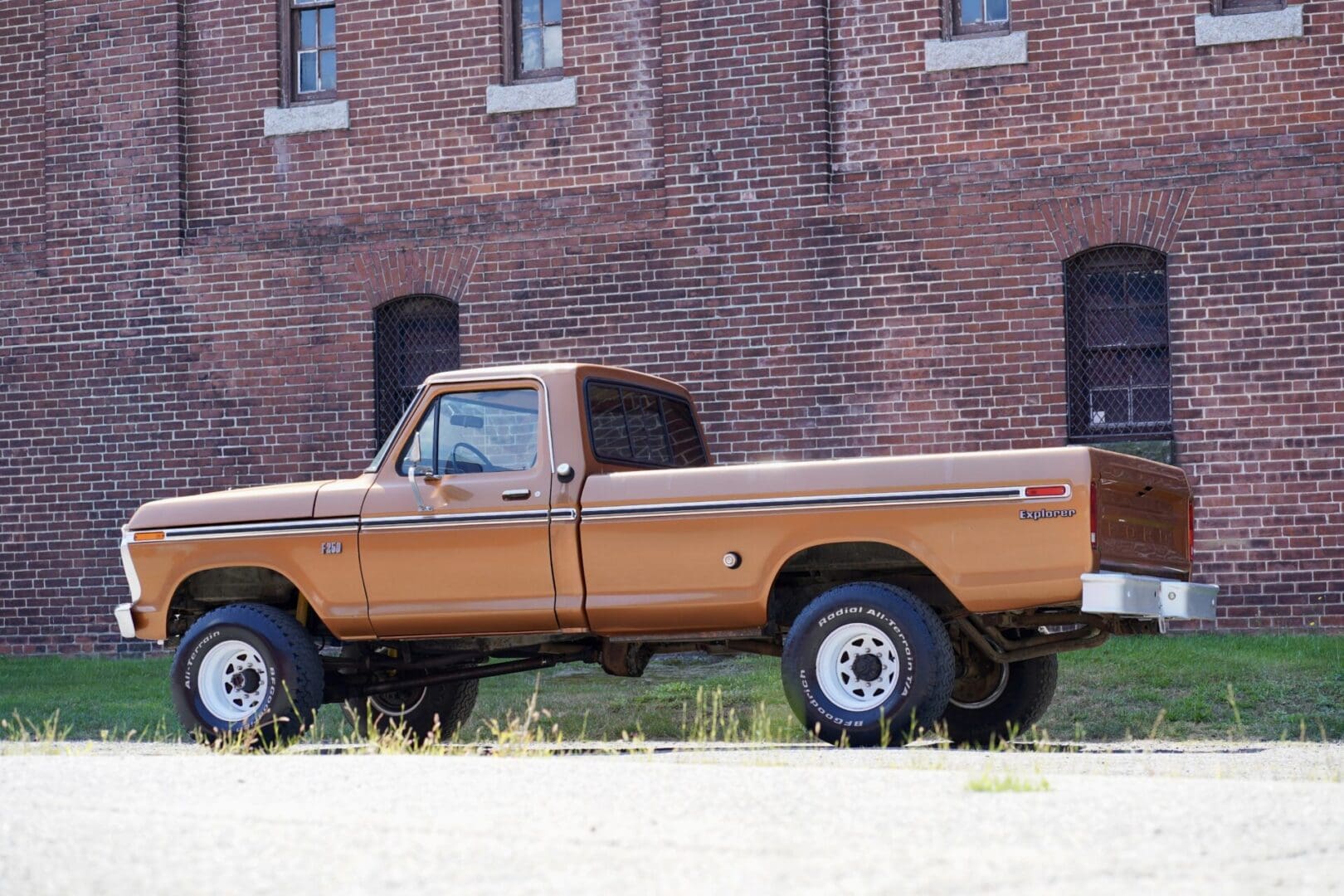 1975 Ford F-250 Custom 4x4 Highboy Explorer - Image 14
