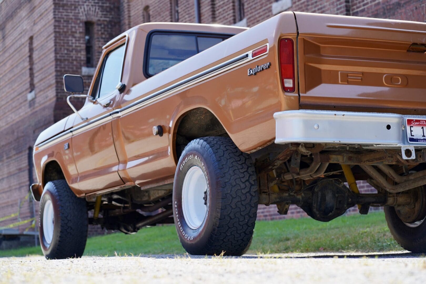 1975 Ford F-250 Custom 4x4 Highboy Explorer - Image 18
