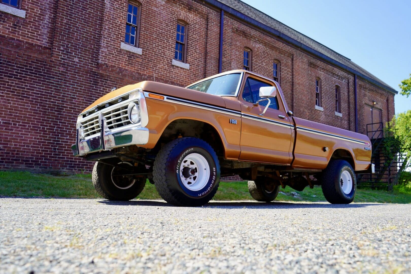 1975 Ford F-250 Custom 4x4 Highboy Explorer - Image 19