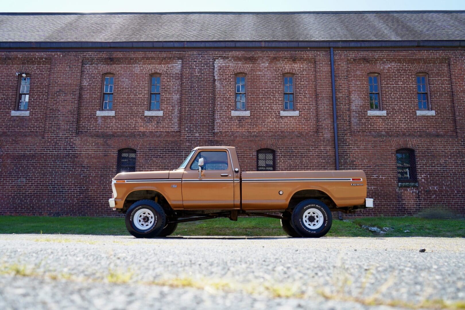 1975 Ford F-250 Custom 4x4 Highboy Explorer - Image 20